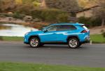 Toyota RAV4 XLE AWD 2018 года (NA)